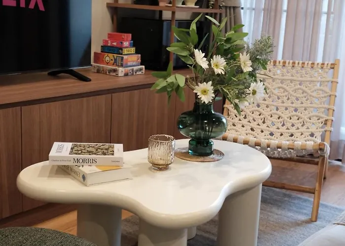 The Shantipan Jasmine - Cozy Retreat 400m From Bts Station 아파트